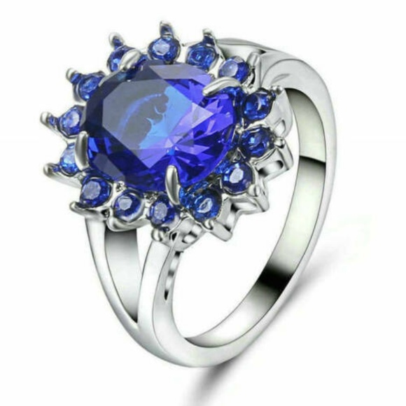 ➰Beautiful Cameo Ring - Picture 2 of 4